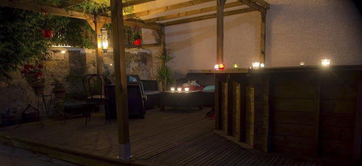 Chez Les Amis Hotel Saint-Nazaire-de-Ladarez Eksteriør billede