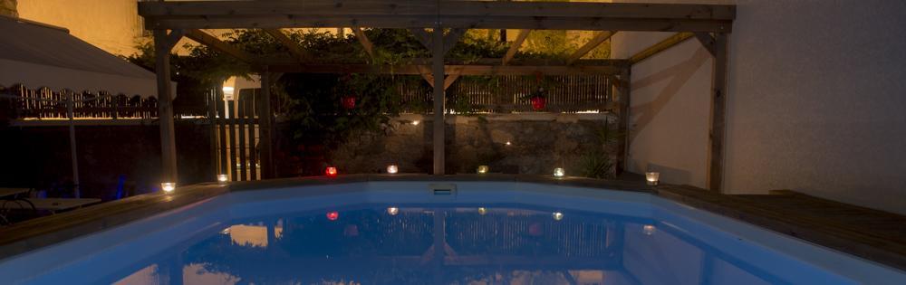 Chez Les Amis Hotel Saint-Nazaire-de-Ladarez Eksteriør billede