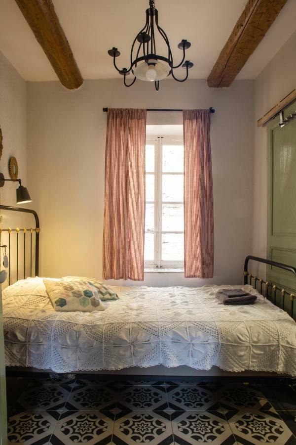 Chez Les Amis Hotel Saint-Nazaire-de-Ladarez Eksteriør billede