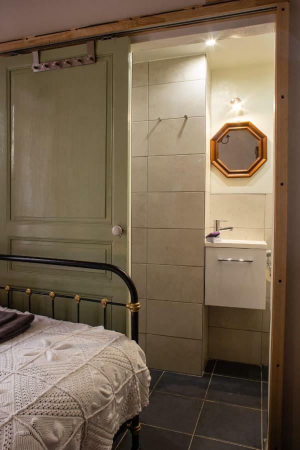 Chez Les Amis Hotel Saint-Nazaire-de-Ladarez Eksteriør billede